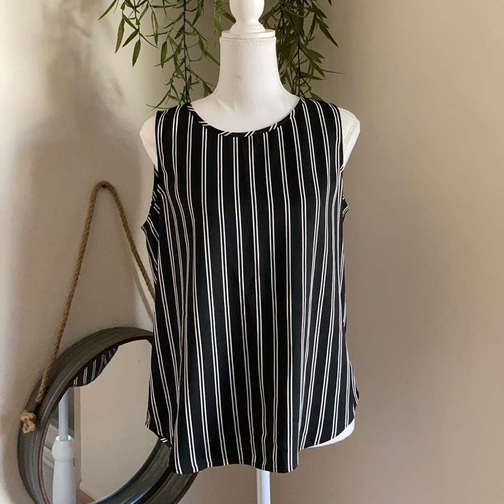 Daniel Rainn tank top